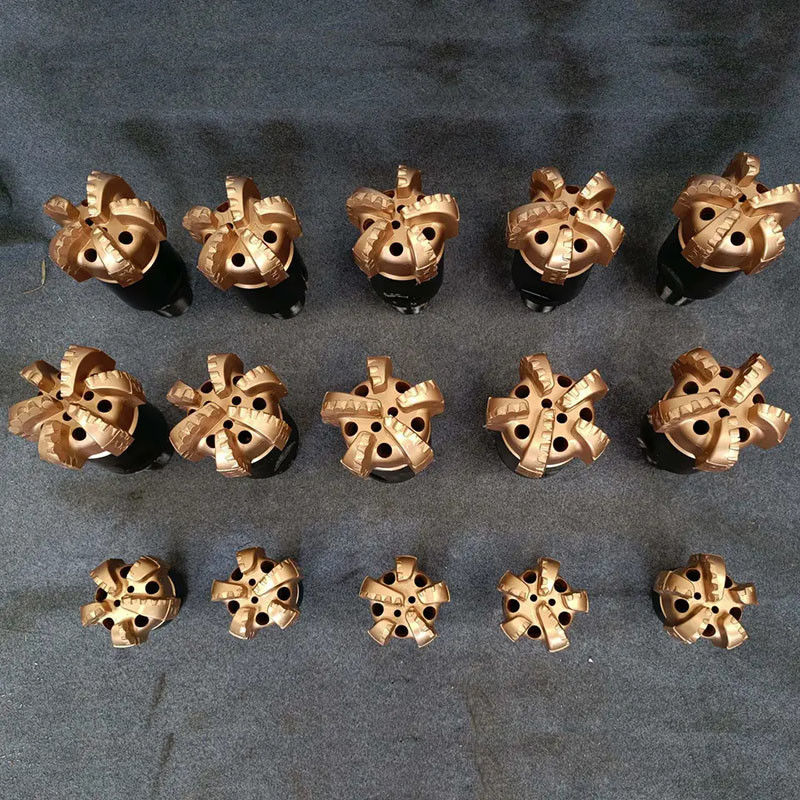 5 1/2 (139.7mm) Drilling Well Pdc Rock Drill Bit Zamknięte i Niezamknięte łożyska