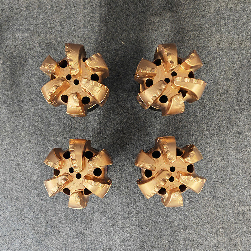 4 5/8 (117,5 mm) 2 7/8 API połączenie studnia wodna PDC cięcia otworów stałe ciało stalowe