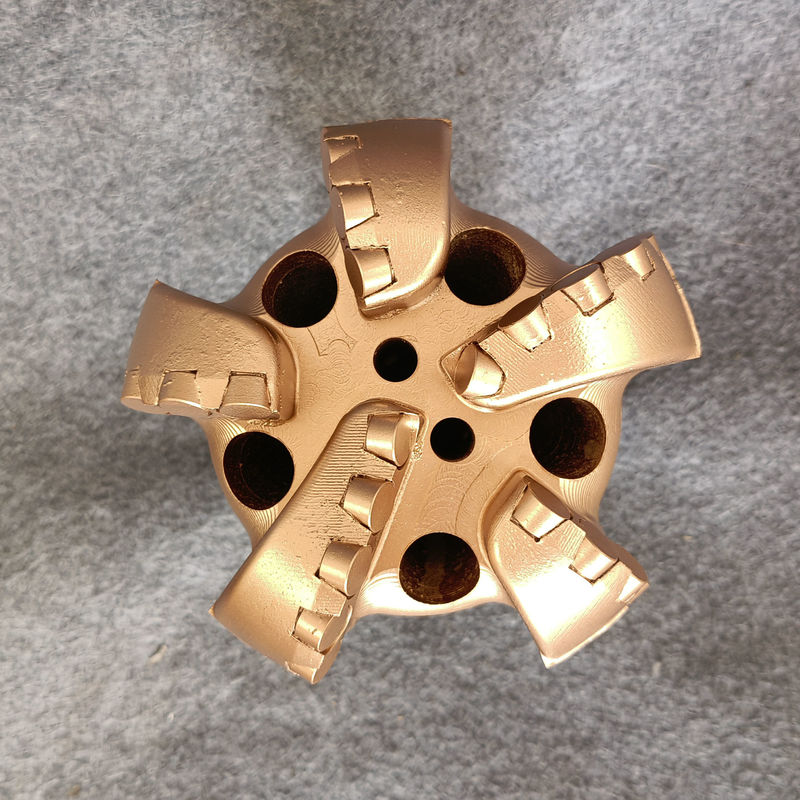 Wiertła PDC ze stalowym korpusem do formacji miękkich do średnio miękkich z możliwością dostosowania rozmiaru od 98 mm do 3593,7 mm