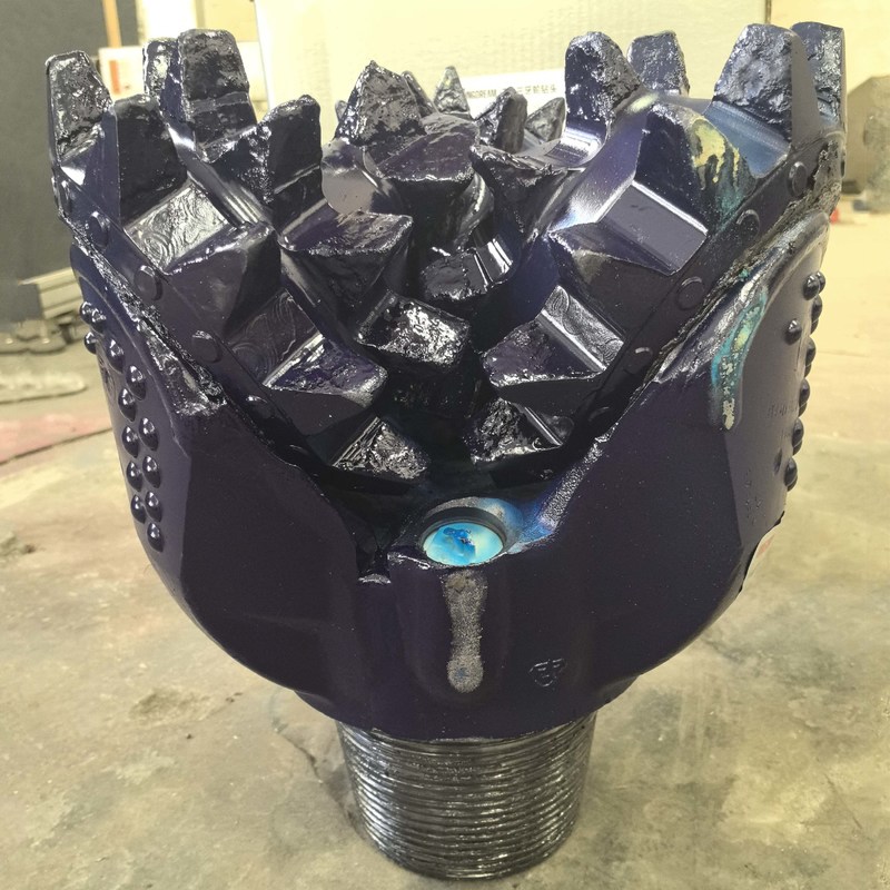 Wiertło frezowe z zębami o średnicy 13 3/4 cala z roczną gwarancją i różną liczbą zębów do wiercenia studni